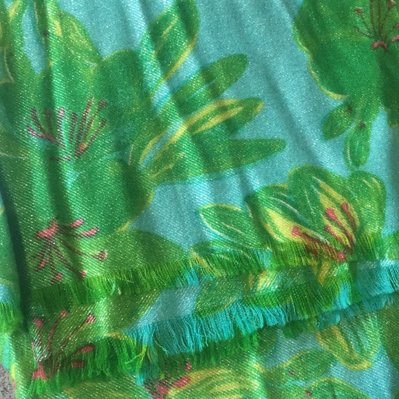 Lilly Pulitzer oversized metallic scarf - Picture 3 of 3